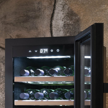 Caso Smart Wine Cooler WineExclusive 38 Energy efficiency class G, Free standing, Bottles capacity 38 bottles, Cooling type Comp