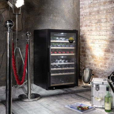 Caso Smart Wine Cooler WineExclusive 66 Energy efficiency class G, Free standing, Bottles capacity bottles, Cooling type Compres