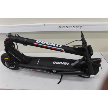 SALE OUT. Ducati Electric Scooter PRO-III With Turn Signals, Black | Ducati branded | Electric Scooter PRO-III With Turn Signals