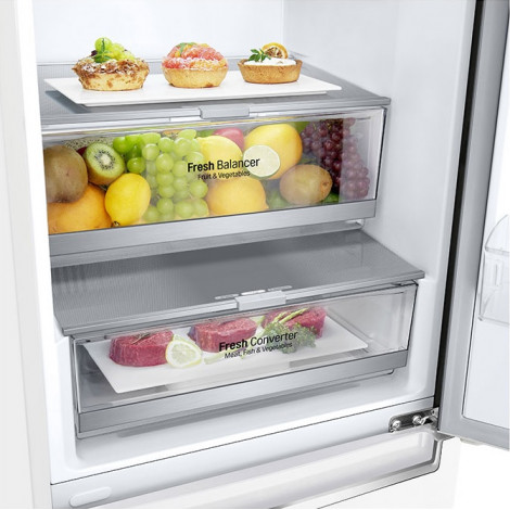 LG Refrigerator GBB72SWDMN Energy efficiency class E Free standing Combi Height 203 cm No Frost system Fridge net capacity 277 L