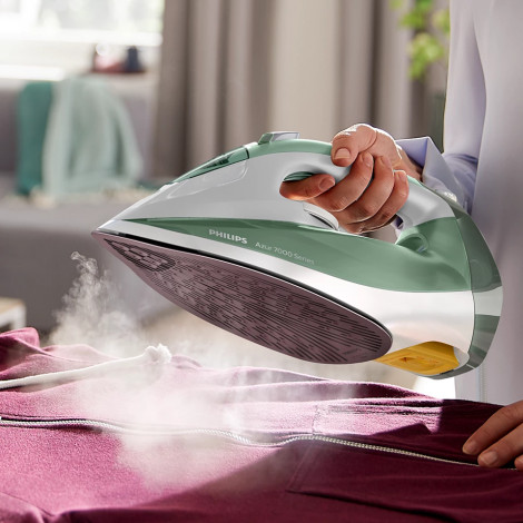 Philips DST7012/70 HV | Steam Iron | 2600 W | Water tank capacity 300 ml | Continuous steam 45 g/min | Steam boost performance 2