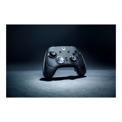 Razer | Wireless Esports Controller for Xbox/PC | Wolverine V3 Pro | Black