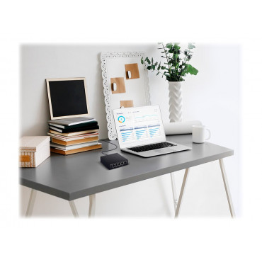 D-Link | Switch | DGS-1005P | Unmanaged | Desktop | Gigabit Ethernet (copper) ports quantity 5 | Power over Ethernet (PoE) ports