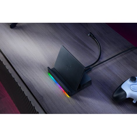 Razer | Handheld Dock Chroma - USB Type C 6-in-1 Docking Station