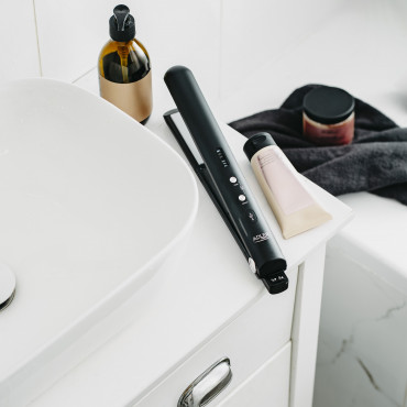 Adler Cordless Hair Straightener | AD 2327 | Ceramic heating system | Display LED | Temperature (min) 160 C | Temperature (max) 