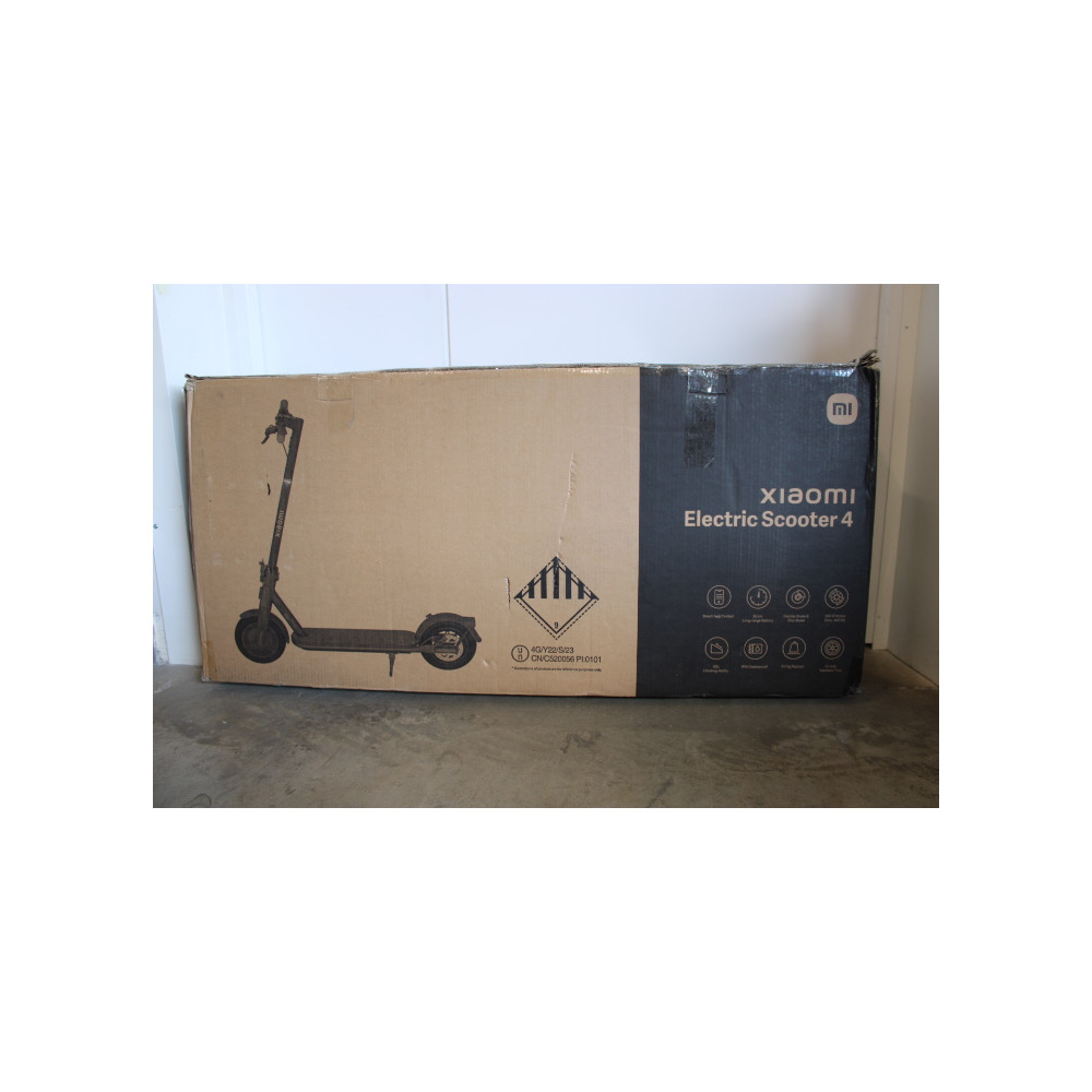 SALE OUT. Xiaomi Electric Scooter 4 EU DAMAGED PACKAGING, SCRATCHED, DIRTY, USED | Xiaomi | 6 month(s) | DEMO, MISSING HEXAGON W