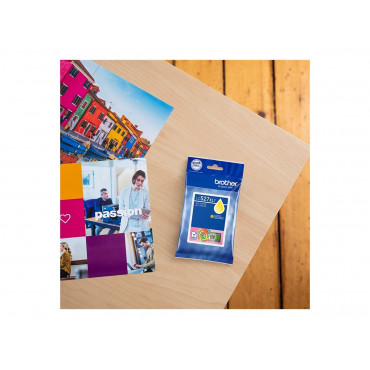 Brother LC527XLY Yellow High Yield Inkjet Cartridge | Brother