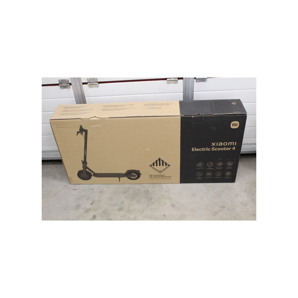 SALE OUT. Xiaomi Electric Scooter 4 EU | Xiaomi Electric Scooter 4 EU | 300 W | 25 km/h | 10 " | 6 month(s) | Black | DEMO, SCRA