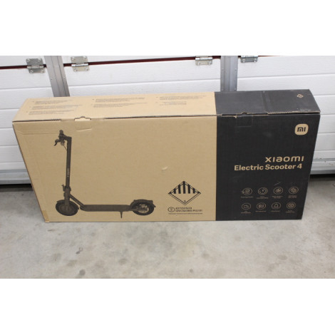 SALE OUT. Xiaomi Electric Scooter 4 EU | Xiaomi Electric Scooter 4 EU | 300 W | 25 km/h | 10 " | 6 month(s) | Black | DEMO, SCRA