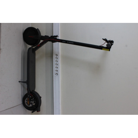 SALE OUT. Xiaomi Electric Scooter 4 EU | Xiaomi Electric Scooter 4 EU | 300 W | 25 km/h | 10 " | 6 month(s) | Black | DEMO, SCRA