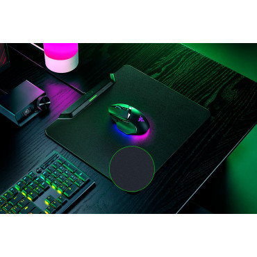 Razer | Wireless Charging Gaming Mouse Mat and Puck, Hard Edition | HyperFlux V2 Wireless Charging System | Gaming Mouse Mat | 3
