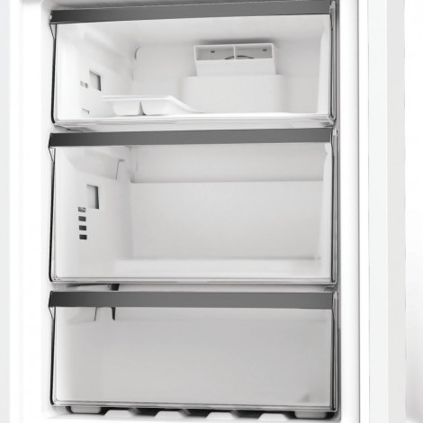 Whirlpool Refrigerator | WHK 26403 XP6E | Energy efficiency class C | Free standing | Combi | Height 203.5 cm | No Frost system 