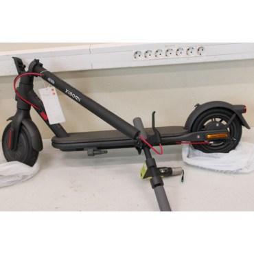 SALE OUT. Xiaomi Electric Scooter 4 Lite EU | Xiaomi Electric Scooter 4 Lite EU | 300 W | 25 km/h | 8.5 " | 3 month(s) | Black |