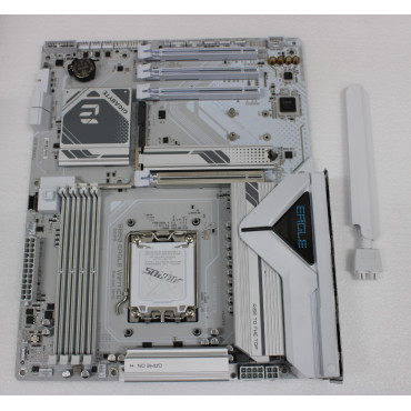 SALE OUT. Gigabyte USED, REFURBISHED, WITHOUT ACCESSORIES, ONLY BACK PANEL, AND ANTENA INCLUDED