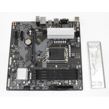 SALE OUT. Gigabyte USED, REFURBISHED, WITHOUT ACCESSORIES, ONLY BACK PANEL INCLUDED