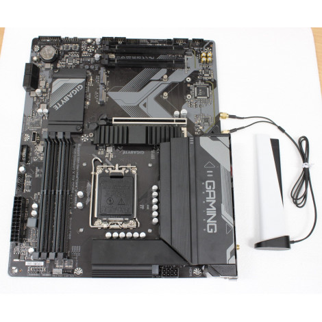 SALE OUT. Gigabyte USED, REFURBISHED, WITHOUT ACCESSORIES, ONLY BACK PANEL, AND ANTENA INCLUDED