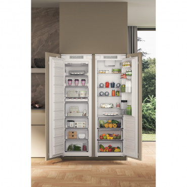 Whirlpool Refrigerator | WHSD18A013D1 | Energy efficiency class E | Built-in | Larder | Height 177 cm | Fridge net capacity 306 