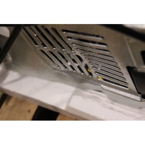 SALE OUT. Midea DAMAGED PACKAGING, DENT SIDE CORNER, BENT GRILLES ON THE BACK