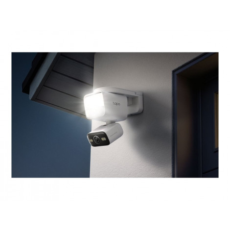 TP-Link Tapo C710 Outdoor Pan/Tilt Security Floodlight Camera