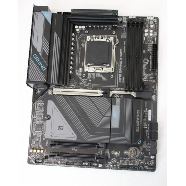 Gigabyte REFURBISHED, USED, WITHOUT INSTRUCTIONS, WITHOUT ORIGINAL BOX, WITHOUT ANTENNA