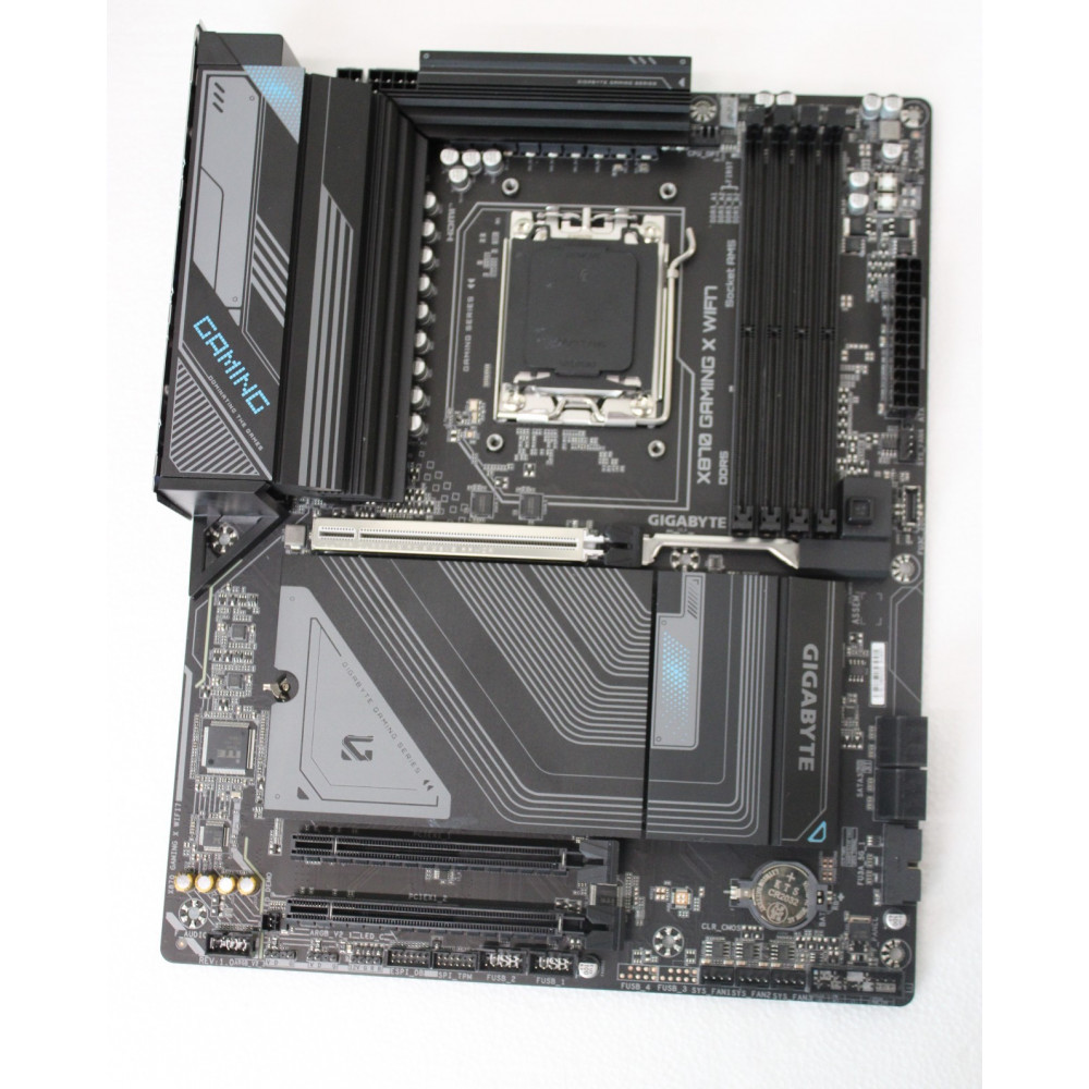 Gigabyte REFURBISHED, USED, WITHOUT INSTRUCTIONS, WITHOUT ORIGINAL BOX, WITHOUT ANTENNA