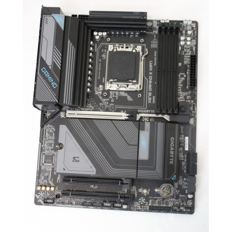 Gigabyte REFURBISHED, USED, WITHOUT INSTRUCTIONS, WITHOUT ORIGINAL BOX, WITHOUT ANTENNA