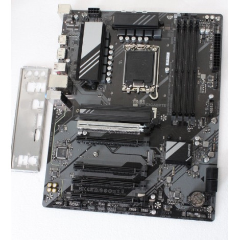 Gigabyte USED, REFURBISHED, WITHOUT ORIGINAL PACKAGING AND ACCESSORIES, ONLY BACK PANEL INCLUDED