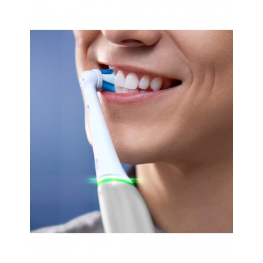 Oral-B Electric Toothbrush | iO6 DuoPack | Rechargeable | For adults | Number of brush heads included 2 | Number of teeth brushi