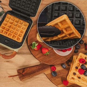 Cecotec Sandwich Maker | Rock'nToast Retro One Yellow Retro-style | 700 W | Number of plates 3 | Yellow