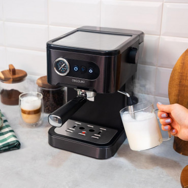 Cecotec Coffee machine | Power Espresso 20 Pro Latte | Pump pressure 20 bar | Built-in milk frother | Semi-automatic | Black | 1