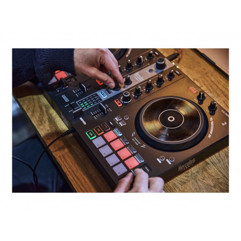 Hercules | DJ controller | DJ Essentials Kit | Speakers | USB connectivity