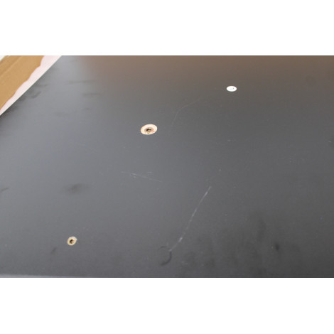 SALE OUT. | Arozzi Gaming Desk | Arena Medium | Pure Black | DAMAGED PACKAGING AND LAMINATE. SCRATCHED PARTS AND TABLE TOP. | 24