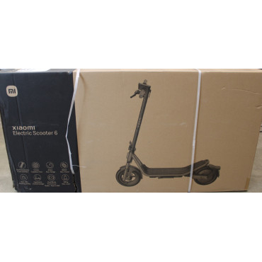 SALE OUT. Xiaomi Electric Scooter 6 GL | Xiaomi 24 month(s) | DAMAGED PACKAGING AND PAINT (FRONT - LEFT AND RIGHT SIDE)