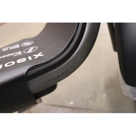 SALE OUT. Xiaomi Electric Scooter 6 GL | Xiaomi 24 month(s) | DAMAGED PACKAGING AND PAINT (FRONT - LEFT AND RIGHT SIDE)