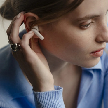 Sudio Earbuds | E4 Pro | Bluetooth | In-ear | Microphone | Cloud White | Noise canceling | Noise reduction | Wireless
