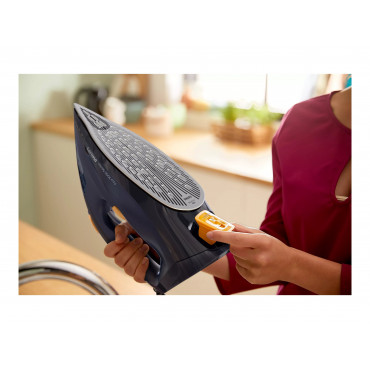 Philips DST7060/20 7000 Series | Steam Iron | 3000 W | Water tank capacity 300 ml | Continuous steam 55 g/min | Steam boost perf