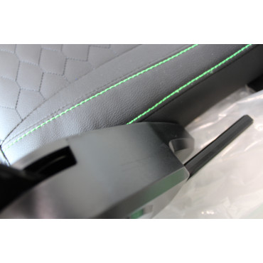 SALE OUT. | Razer Iskur V2 X NewGen | Gaming Chair | Black/Green | DAMAGED ITEM AND PACKAGING. ITEM SCRATCHED, DIRTY. MISSING: G