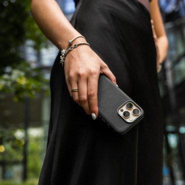 Fixed MagLeather | Back cover | Apple | iPhone 17 Pro Max | Leather | Black | MagSafe