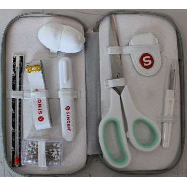 SALE OUT. | Singer Premium Sewing Kit | Mint | 24 month(s) | DAMAGED PACKAGING, DIRTY PARTS