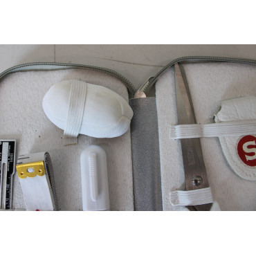 SALE OUT. | Singer Premium Sewing Kit | Mint | 24 month(s) | DAMAGED PACKAGING, DIRTY PARTS