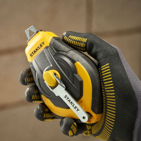 Stanley STHT47312-0 30M 3:1 Comfort Grip Reel Kit With Blue Chalk and Line Level