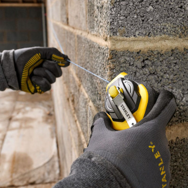 Stanley STHT47312-0 30M 3:1 Comfort Grip Reel Kit With Blue Chalk and Line Level