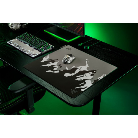 Razer Gaming Mouse Mat, Large | Gigantus V2 Pro | NiKo Edition