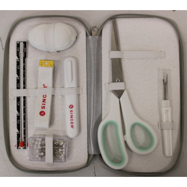 SALE OUT. | Singer Premium Sewing Kit | Mint | 24 month(s) | DAMAGED PACKAGING, MISSING PART