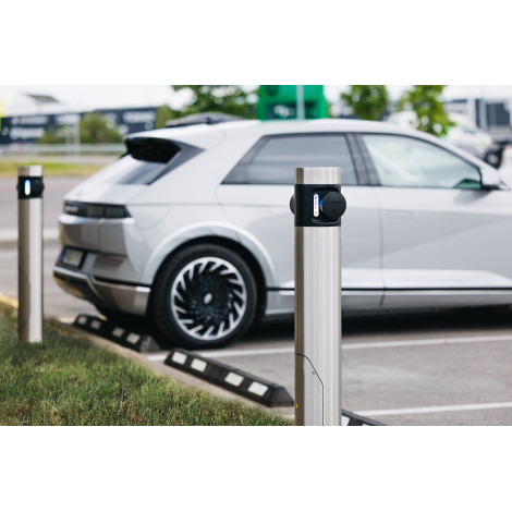 In balance Grid | Charging Station 2x22kW, Socket, 4G (LTE), RFID | PC1-U-R