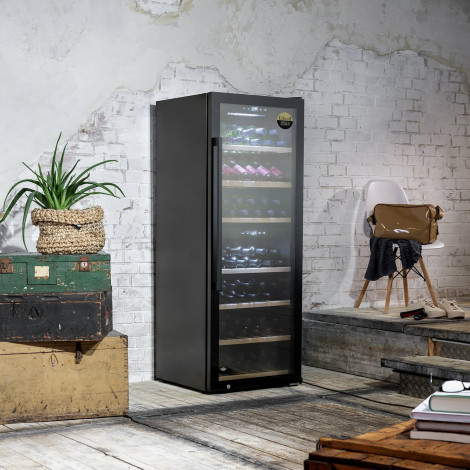 Caso Smart Wine Cooler WineExclusive 126 Energy efficiency class G, Free standing, Bottles capacity 126 bottles, Cooling type Co